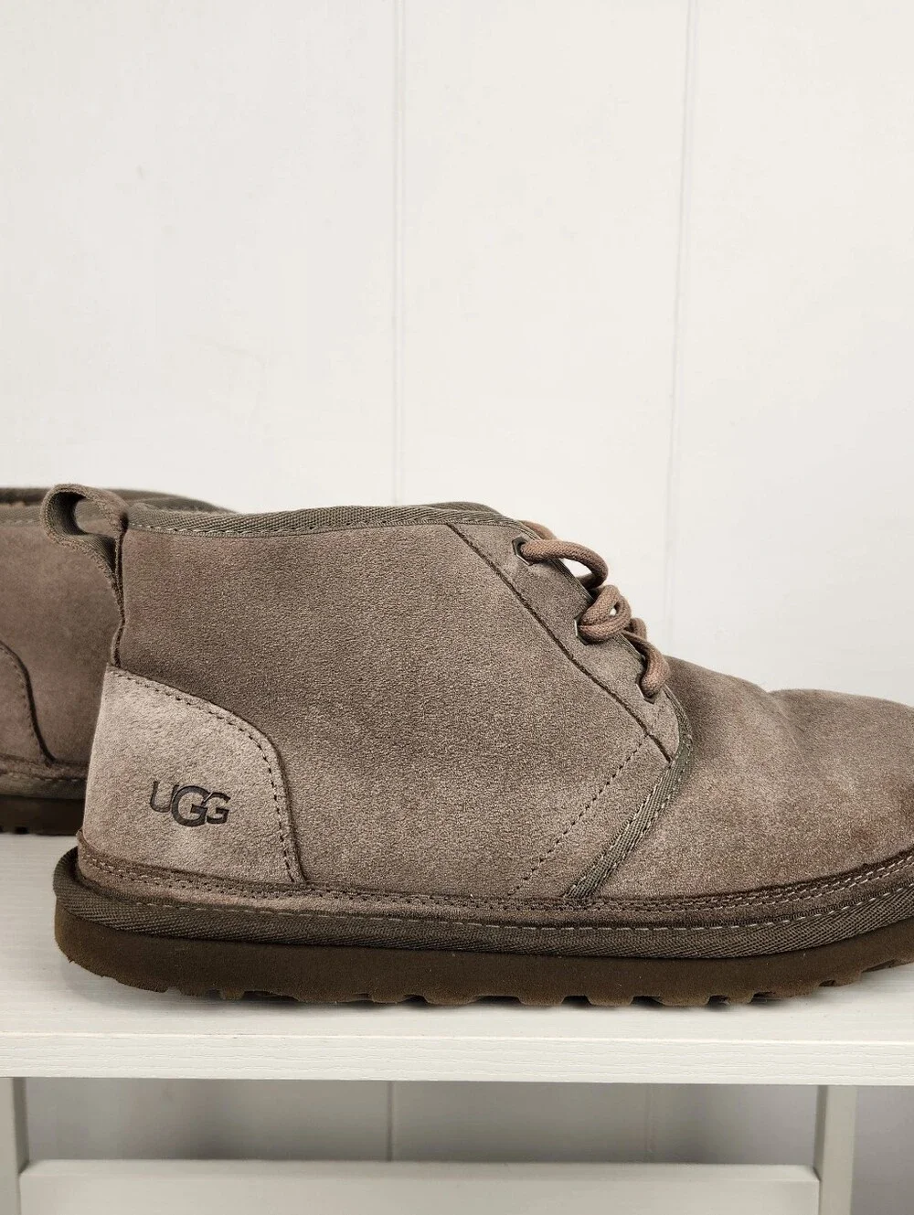 UGG Neumel Boots Mens 10 Chukka Brown Tan Suede Sherpa Lined Ankle Lace-Up Warm